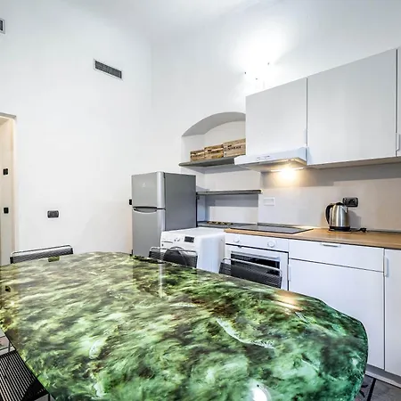 Yid Gramsci Apartment